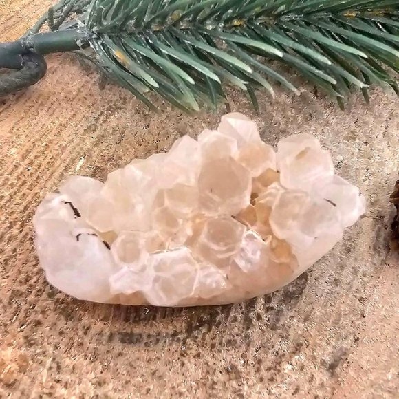 Cute Nature Cluster Hand Carved 2.3" Hedgehog Figure - Picture 4 of 10